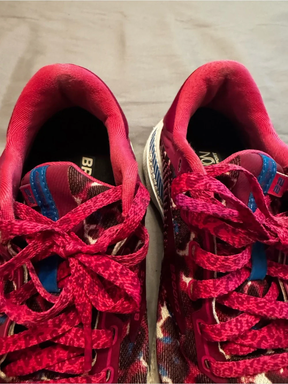 Brooks Women's Pink Leopard Print Athletic Shoes *loved* Adrenaline GTS
